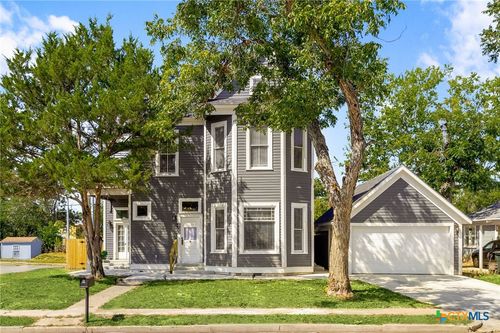 400 N Bowie St, Seguin, TX, 78155-4434 | Card Image