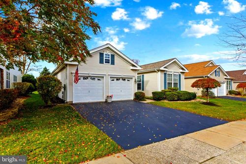 10 Powderhorn Way, Allentown, NJ, 08501-1871 | Card Image