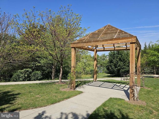 21570 Romans Dr, Townhouse with 3 bedrooms, 3 bathrooms and null parking in ASHBURN VA | Image 27