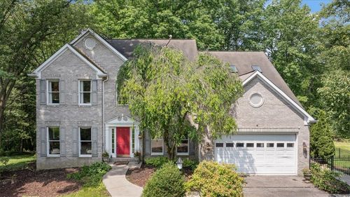 2001 Buckingham Dr, Mars, PA, 16046-7155 | Card Image
