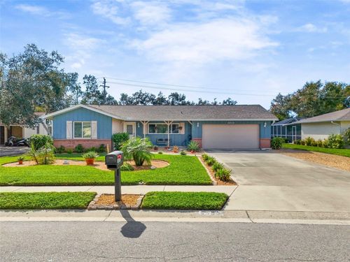 5852 Whistlewood Cir, SARASOTA, FL, 34232-6020 | Card Image