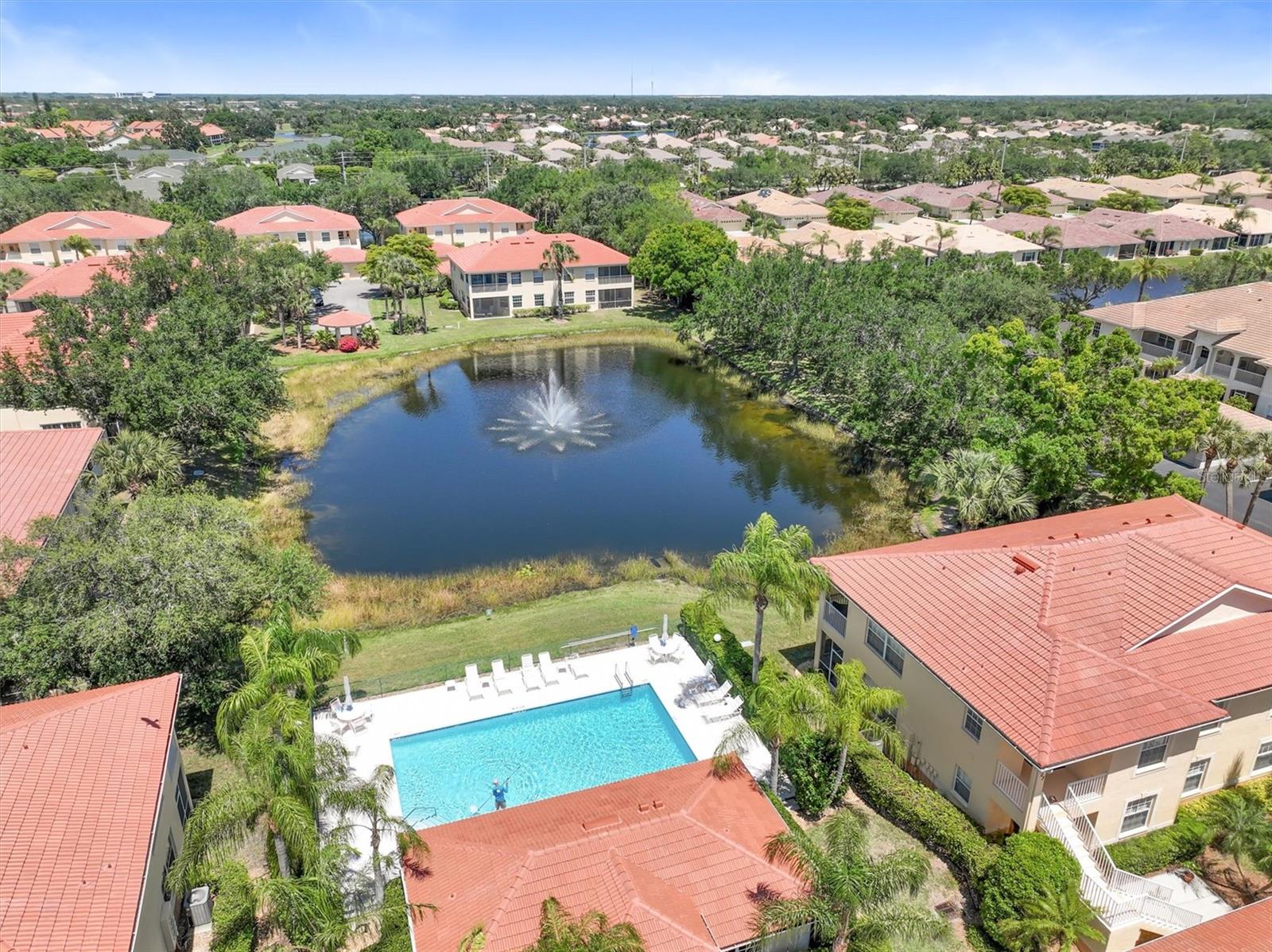 Casa Del Lago Way, Venice, FL 34292