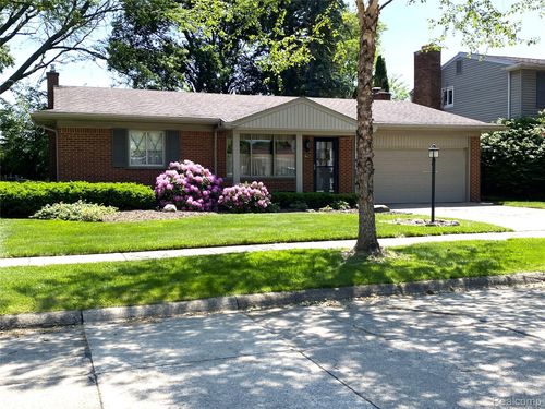 36733 Marler St, Livonia, MI, 48154-1926 | Card Image