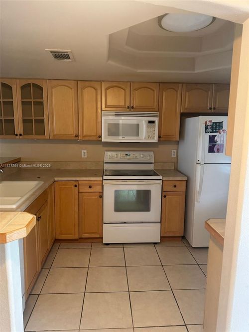 unit-202-5040 Terrace Palms Cir, Tampa, FL, 33617-5005 | Card Image