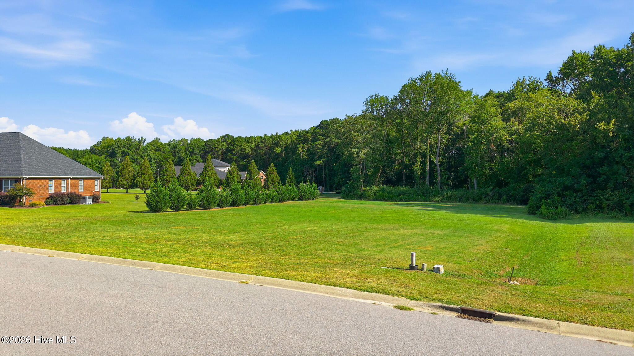 Land in Elm City 4