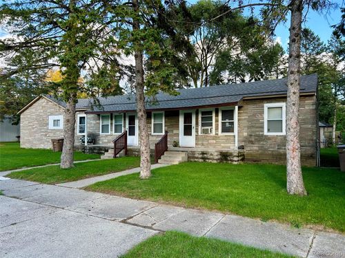 1374 Stanley Ave, Pontiac, MI, 48340-1750 | Card Image
