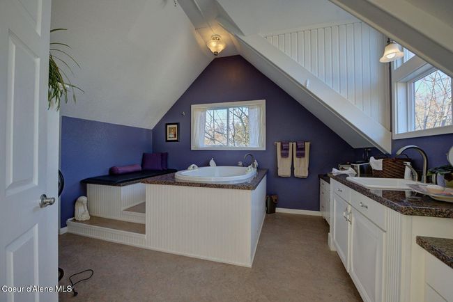 723 Pine St, House other with 2 bedrooms, 3 bathrooms and null parking in Sandpoint ID | Image 19