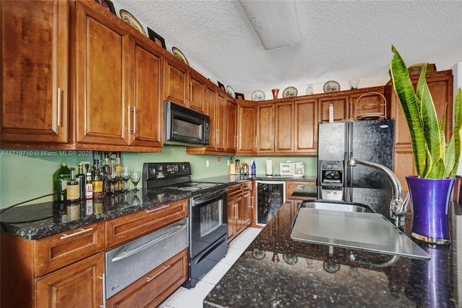 5223 Sw 155 Th Way, House other with 3 bedrooms, 3 bathrooms and null parking in Miramar FL | Image 23