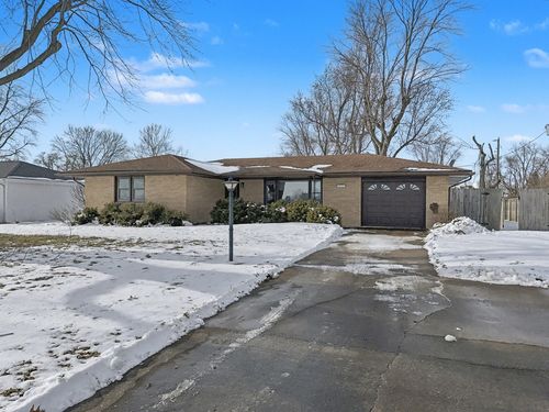1621 N 2000 East Rd, Watseka, IL, 60970-7583 | Card Image
