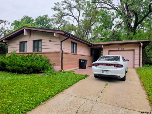 8462 Grand Ave, Omaha, NE, 68134-3108 | Card Image