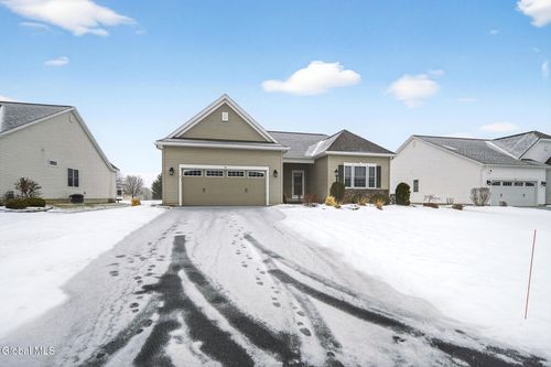 16 Hearthstone Dr, Mechanicville, NY, 12118-3720 | Card Image