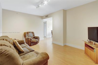 308 - 115 Sw 42nd Ave, Condo with 2 bedrooms, 1 bathrooms and null parking in Miami FL | Image 2