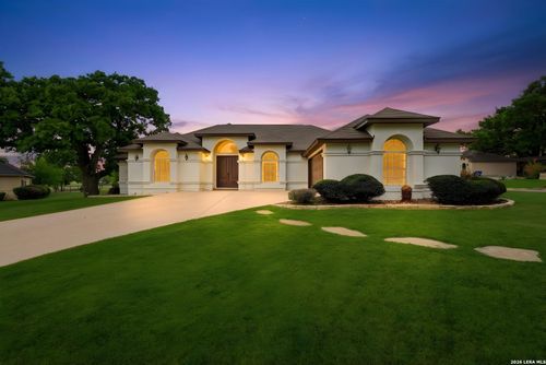 101 Lynx, Devine, TX, 78016-1022 | Card Image