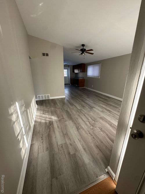 23368 Tawas Ave, Hazel Park, MI, 48030-2722 | Card Image