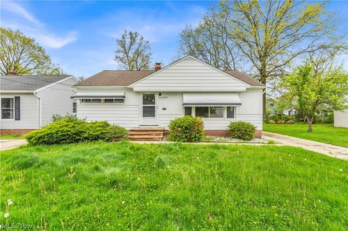 29210 Green Dr, Willowick, OH, 44095-4706 | Card Image