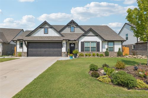 7404 N 159th East Ave, Owasso, OK, 74055-8575 | Card Image