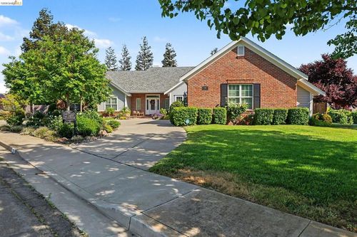 131 Loren Ln, Oakley, CA, 94561-2464 | Card Image