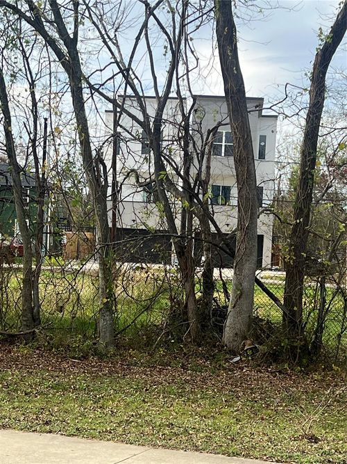 3313 Sauer St, Houston, TX, 77004-3253 | Card Image
