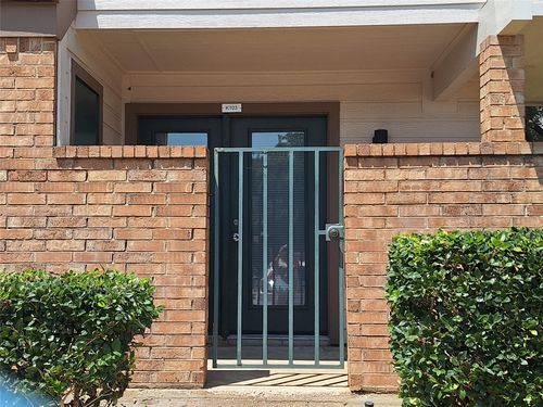 k103-2309 Balsam Dr, Arlington, TX, 76006-5953 | Card Image