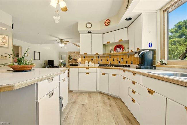 1737 Pleasant Ridge Rd, House other with 4 bedrooms, 3 bathrooms and null parking in Virginia Beach VA | Image 14