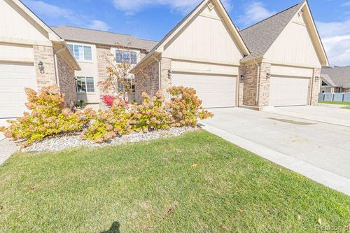 3-14969 Stoney Brook Drive W, Shelby Twp, MI, 48315 | Card Image