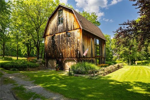 1050 Strong Rd, Victor, NY, 14564-9124 | Card Image