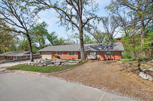 2103 Skyline Dr, Bartlesville, OK, 74006-6128 | Card Image