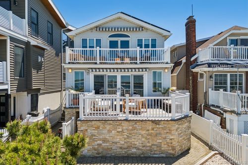 746 W Bay Dr, Long Beach, NY, 11561-1703 | Card Image