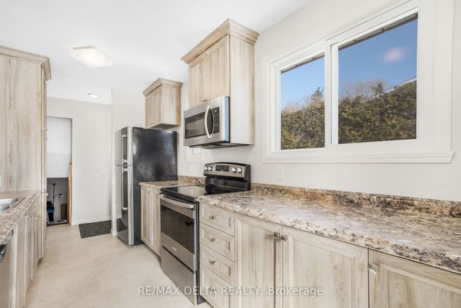 68 Boyd St, House attached with 3 bedrooms, 1 bathrooms and 4 parking in Vankleek Hill ON | Image 8