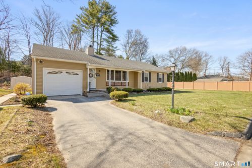 43 Woodward St, Killingly, CT, 06239-1642 | Card Image