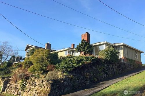 4115 48th Avenue S, Seattle, WA, 98118 | Card Image