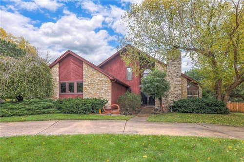 13801 Fontana St, Leawood, KS, 66224-3007 | Card Image