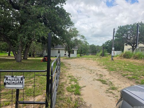 216 Creeks End, Floresville, TX, 78114 | Card Image