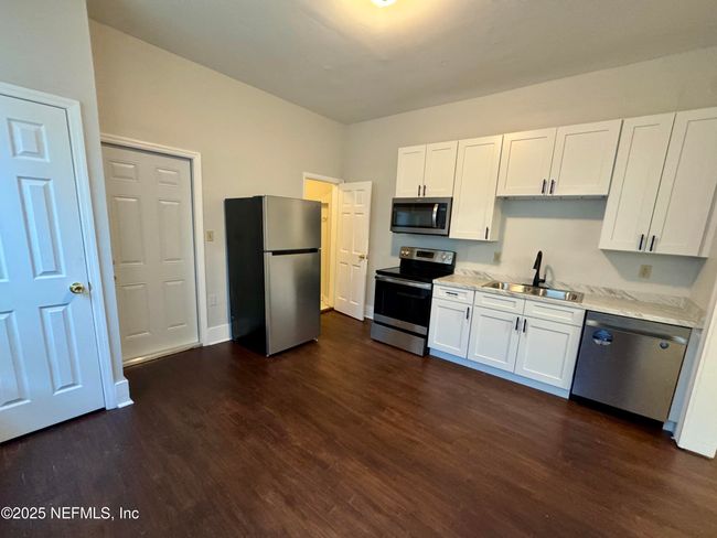 2037 Myra St, Home with 1 bedrooms, 1 bathrooms and null parking in Jacksonville FL | Image 4