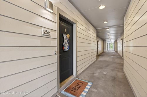 236-2501 Bienville Blvd, Ocean Springs, MS, 39564-3127 | Card Image