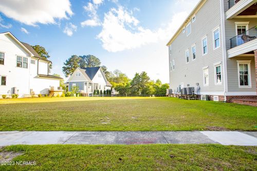 805 E Front St, New Bern, NC, 28560-4077 | Card Image