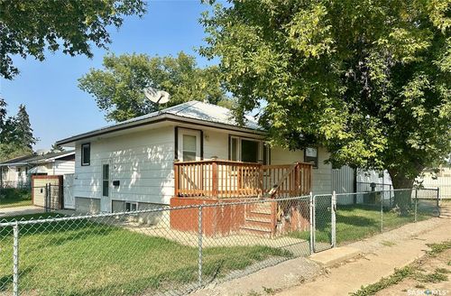 17 Jarvis St, Qu'appelle, SK, S0G | Card Image