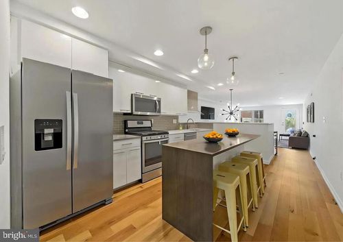 a-2538 W Girard Ave, PHILADELPHIA, PA, 19130-1371 | Card Image