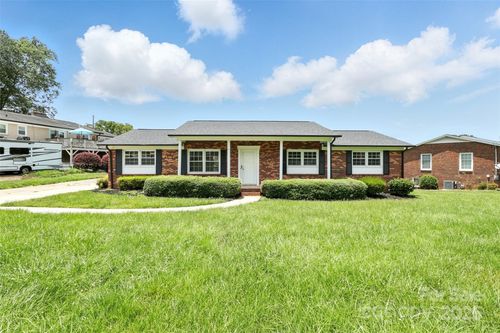 1735 Hollandale Dr, Gastonia, NC, 28054-2703 | Card Image