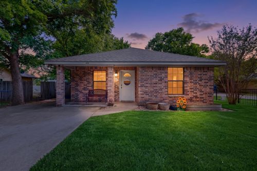 494 Park St, Cleburne, TX, 76031-4016 | Card Image