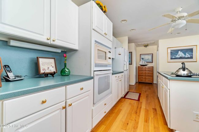 6042 Dolphin Rd, House other with 3 bedrooms, 2 bathrooms and 2 parking in Oriental NC | Image 17