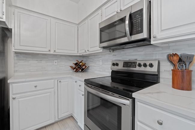 Beautiful new quartz countertops. | Image 11