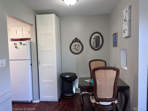 apt-4-61035 11 Mile Rd, South Lyon, MI, 48178-9290 | Card Image