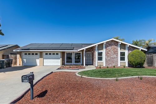 3230 W Pryor Ave, Visalia, CA, 93277-6016 | Card Image