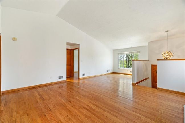 304 Forest Ridge Dr, Townhouse with 2 bedrooms, 2 bathrooms and 2 parking in Pittsburgh PA | Image 7