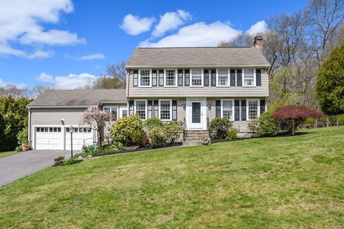 7 Woodleigh Rd, Natick, MA, 01760 | Card Image