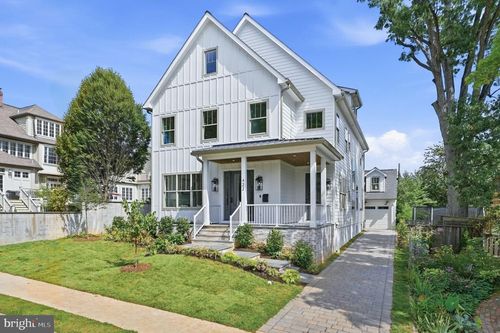 423 N Edgewood St, ARLINGTON, VA, 22201-1607 | Card Image
