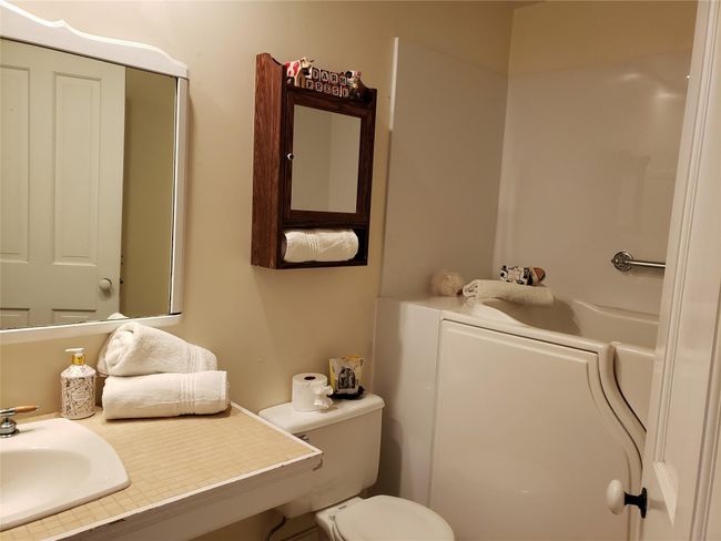 primary 1st floor suite bath | Image 24