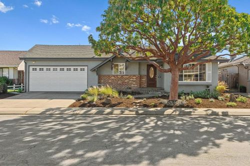 15 Del Rey Circle, Salinas, CA, 93901 | Card Image