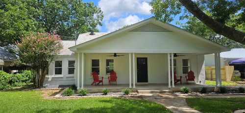 505 Colorado St, Smithville, TX, 78957-1003 | Card Image